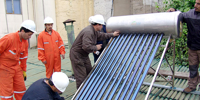 ¿Cómo dar mantenimiento a un boiler solar?